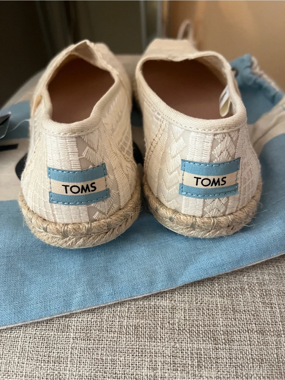 Toms lightweight embroidered